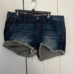 TORRID. DENIM SHORTS. SIZE 18